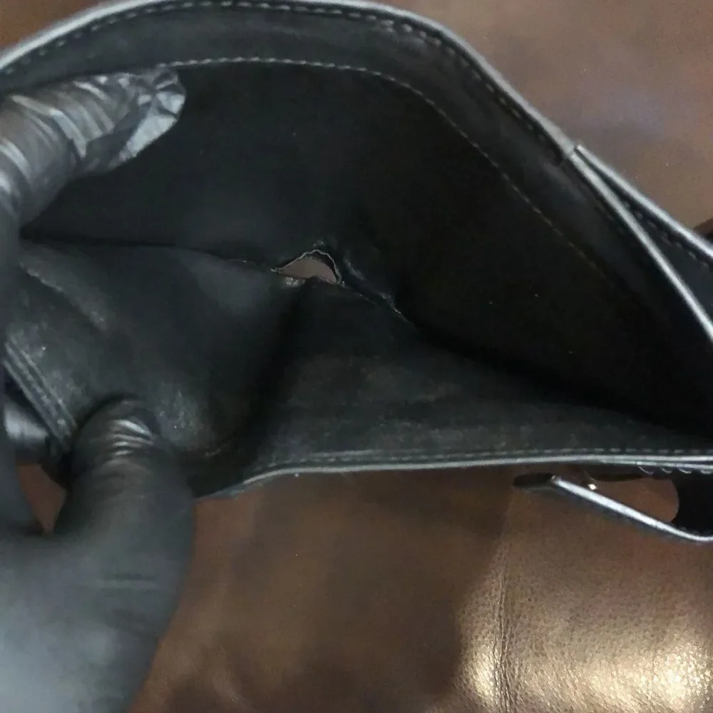GUCCI GG Black Guccissima Bifold Wallet With Billfold & Coin Section